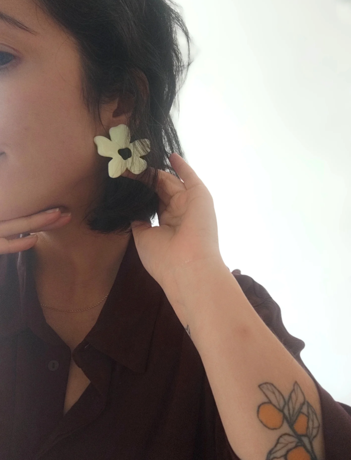 Tukade - Rufina - Boucles d'oreilles en fleur maxi crème