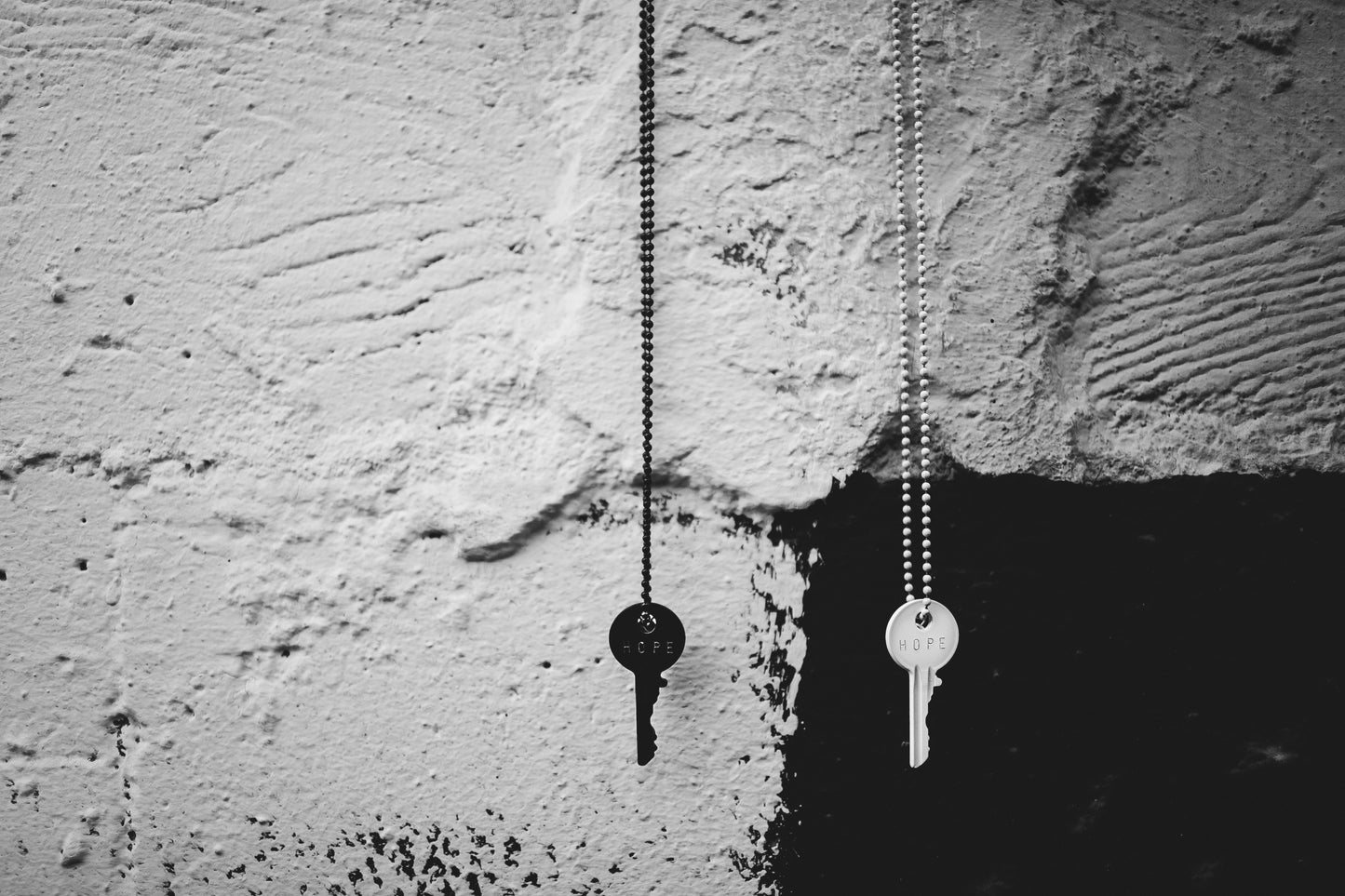 The Giving Keys - Collier Clé Blanche Mate